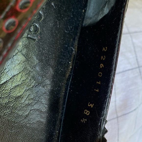 Gucci Red & Black Brogue Style Flats - 38.5 - Picture 8 of 11